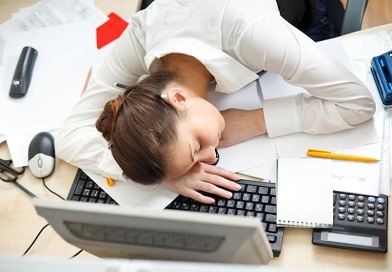 5 Cara Ampuh Mengusir Rasa Malas saat Bekerja