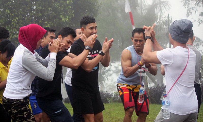 Trainer Ice Breaking