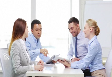 Kamu Sekantor dengan Saudara? Cara agar Tetap Profesional!
