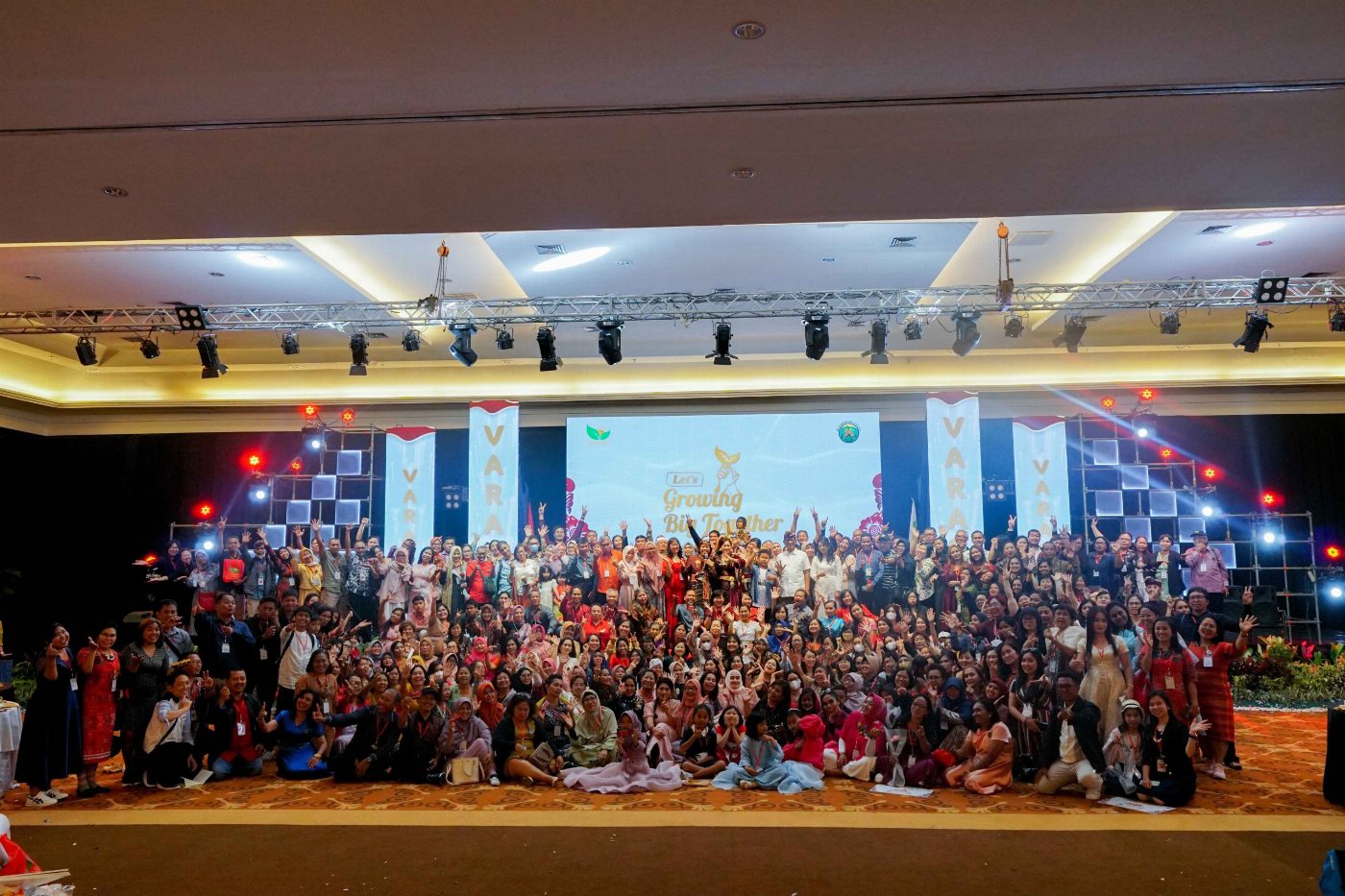 Kebersamaan Keluarga Besar Varash Group